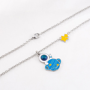Collar de Astronauta Trendy Planet, Colgante de Acero Inoxidable con Esmalte de Dibujos Animados, Regalo para Hombres y Mujeres - Product Image 3