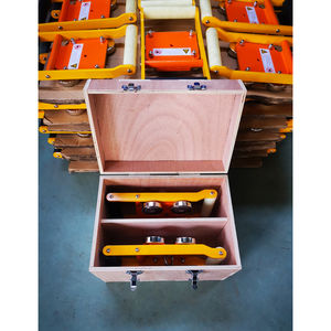 带证书的黄色飞行员梯子磁铁 - Product Image 6