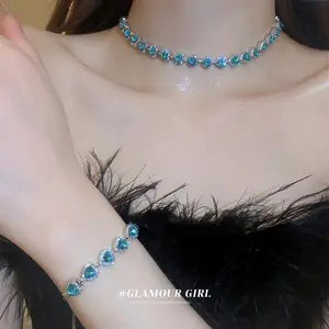 Conjunto de joyería de collar de diamante de cristal Chapado en plata azul Rosa internacional con pendientes para mujeres y niñas trajes mejor regalo