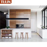 Meubles de cuisine modulaires contemporains de luxe avec fermeture amortie et plan de travail en quartz pour villa