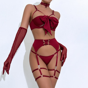 <span class=keywords><strong>Ensemble</strong></span> de lingerie sexy pour femme en satin de haute qualité avec soutien-gorge à nœud, gants longs transparents, <span class=keywords><strong>porte</strong></span>-jarretelles, string et collier ras-du-cou – Vente en gros OEM ODM - Product Image 4