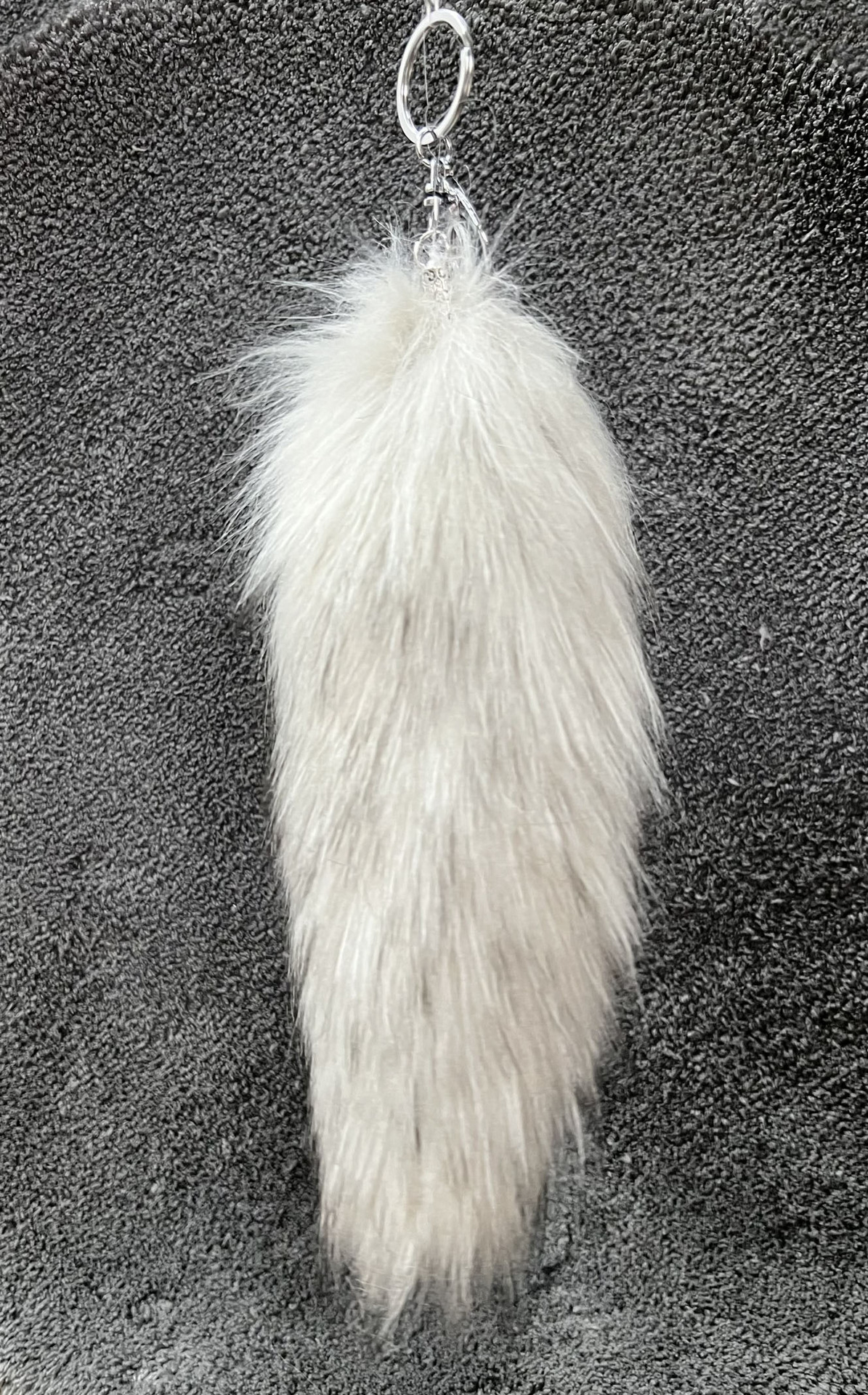 Cheveux gris clair longueur 25 cm
