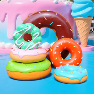 Modelli Artistici di Ciambelle, Sculture di Macaron, Modelli di Dolci, Torte e Formaggi, Decorazioni Creative per Centri Commerciali, Negozi e Spazi Esterni - Product Image 4