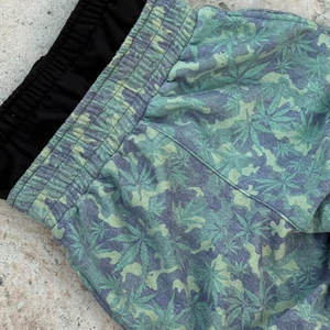 Pantalons pour hommes personnalisés ASISTO INDUSTRIES, doublure en polaire chaude, imperméable, teinture unie, design à jambes larges et pantalons ajustables pour hommes - Product Image 5