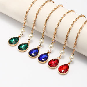 Sangle de cou de <span class=keywords><strong>lunettes</strong></span> en métal de style européen américain perle goutte d'eau pendentif masque lanière chaîne de <span class=keywords><strong>lunettes</strong></span> verre matériel <span class=keywords><strong>cordon</strong></span> - Product Image 2