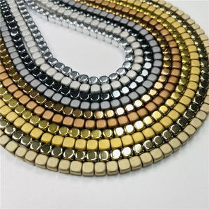 <span class=keywords><strong>Pierre</strong></span> Naturelle <span class=keywords><strong>Hématite</strong></span> <span class=keywords><strong>Pierre</strong></span> Précieuse Carré 4mm Cube Argent Or Multicolore Perles Lâches <span class=keywords><strong>Hématite</strong></span> 15.5" - Product Image 3