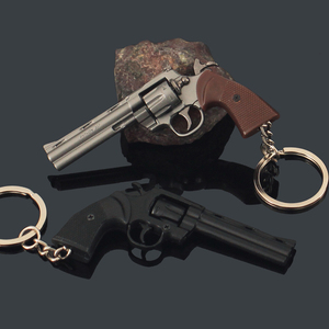Llavero de pistola de juguete 1:3 Python 357 Revolver negro de 70 mm, llavero metálico realista de 7 cm con forma de pistola, modelo Python 357 - Product Image 1