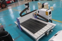 El enrutador CNC pequeño ocupa un área pequeña AKG6012 para CNC Hobby Home Carving para pantallas plegables de madera, mesas, sillas, hoja de PVC
