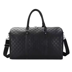 Designer de luxe nom de marque pour hommes une épaule sac de sport trapèze en nylon de grande capacité autres sacs de sport - Product Image 1