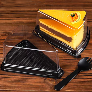 Récipient d'emballage de gâteau triangulaire bas quantité minimale de commande boîte à gâteau à emporter personnalisée avec couvercle transparent PET en matière plastique de haute qualité - Product Image 1