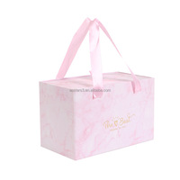 Ruban cadeau personnalisé de luxe en papier recyclé avec poignée, logo en relief, impression, revêtement UV, dorure à chaud et pelliculage mat sur mesure