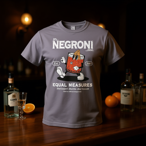 Camiseta Negroni Equal Measures gris con diseño de cóctel 1919 - Product Image 3