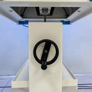 Mesa de Reanimación Neonatal, Calentador Radiante para Bebés Recién Nacidos con Unidad de Fototerapia - Product Image 5