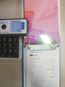 Película para Ventanas Astrum Rainbow: Vinilo para Vidrio que Cambia de Color Mágicamente |   Película Decorativa Iridiscente para Espejos para Centros Comerciales y Hogares - Product Image 3