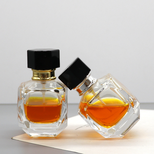 Atomizador de Perfume de Lujo de 30 ml Recargable, Botella de Perfume Cuadrada Plana con Fondo Grueso, Botella de Vidrio con Bomba de Presión y Tapa Acrílica - Product Image 2