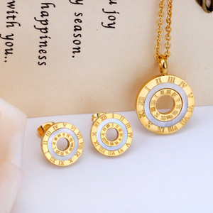 PJ-C574-Conjunto de joyería de acero inoxidable chapado en oro y concha redonda, colgante con números romanos, collar y pendientes, color blanco y negro, venta directa de fábrica - Product Image 5