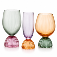 Ensemble de gobelets en verre coloré de luxe, base sculpturale côtelée, fabrication artisanale moderne, réutilisable, écologique, 0,5 L, vaisselle pour cocktails