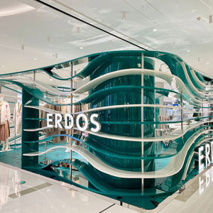 Stand de Exhibición Portátil a Gran Escala para Marcas de Moda, Maniquíes Elegantes, Muestras de Tela, Diseño Ecológico y Reciclable - Product Image 3