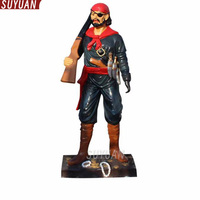 Figurine pirate des caraïbes en fibre de verre grandeur nature personnalisée personnages de films TV peints à la main Sculpture réaliste décoration extérieure