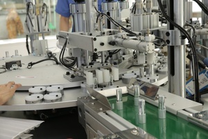 HUIHO Xu Hướng Mới Sinh Thái Thân Thiện Rỗng Son Trường Hợp Mỹ Phẩm Bao Bì Nhôm Biểu Tượng Tùy Chỉnh Son Môi Ống - Product Image 6