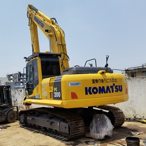 Excavadora de cadenas Komatsu PC200 usada de 20 toneladas, original de Japón, cucharón de excavación de 0.8m³, pocas horas de trabajo, lista para enviar, en stock. - Product Image 1
