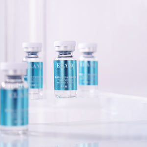 Набор из 30 флаконов ELANQ: Увлажняющая и осветляющая сыворотка для лица с маломолекулярной гиалуроновой кислотой (ГК) - Product Image 5