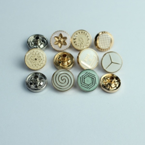 Tùy Chỉnh Thực hiện 10Mm Vòng Vàng Nút Thiết Kế Thời Trang Kim Loại Nút Cho Quần Áo Kẽm Hợp Kim Phong Cách Với Chân Hình Chữ Nhật Mô Hình - Product Image 3