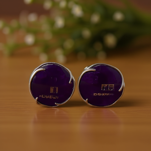 Orecchini a perno classici viola con incastonatura a castone in lega di rame unisex Modello CW62 E2828 - Product Image 2