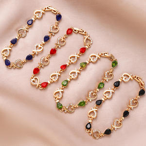 Bracelet <span class=keywords><strong>en</strong></span> laiton avec cœur de trèfle de tennis et de poire Bijoux de créateur Bracelet à breloques <span class=keywords><strong>en</strong></span> pierre de diamant et zircon plaqué or pour femme - Product Image 1