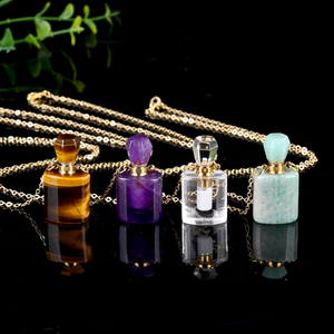 Colliers en gros avec pendentifs en cristal naturel gravé, flacons de parfum, flacons d'huiles essentielles en pierre de quartz pour la bijouterie - Product Image 4