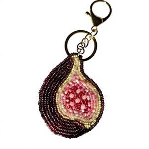 Llavero con colgante de cuentas bordadas para bolso - Product Image 1