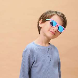 Gafas de Sol Polarizadas para Niños y Niñas con Protección UV400, Modernas y con Logotipo Personalizado al por Mayor - Product Image 3