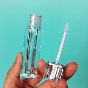 Tube de brillant à lèvres en cristal recyclable 8 ml, tube de brillant à lèvres en forme de glaçon 8 ml, tube en plastique à bouchon à vis ondulé pour brillant à lèvres - Product Image 1