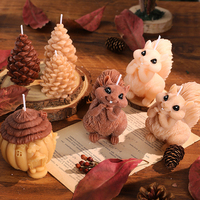 Ensemble cadeau de bougies parfumées artisanales représentant des animaux de la forêt, écureuil, champignon, pomme de pin, citrouille, gland, bougies décoratives en cire de soja, aromathérapie