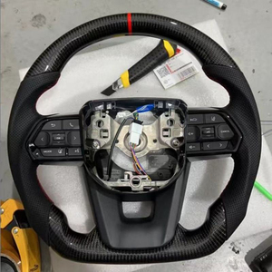 Volante Deportivo Personalizado de 4 Radios con Acabado en Fibra de Carbono Brillante y Cuero Suave para Land Cruiser LC70 LC76 LC79 LC300 - Product Image 4
