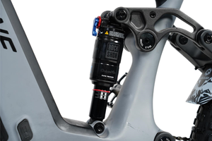 Bicicleta Eléctrica de Montaña Queene con Motor Central M600 de Fibra de Carbono - Product Image 2