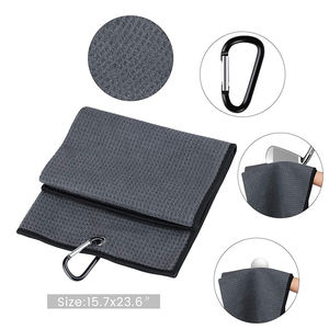 Offres Spéciales : Accessoires de Golf avec Serviette de Golf/Brosse à Clubs/Outil de Réparation de Divots en Métal/2 Protège-Balles de Golf et 4 Marqueurs - Product Image 2