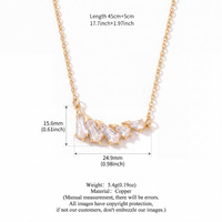 Collier pendentif pour femme en cuivre plaqué or avec zircon incrusté, design géométrique, style minimaliste, luxe léger, élégant