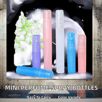 Vente en gros de flacons de parfum vides en plastique de luxe de 5 ml, boîtes, mini atomiseurs de voyage, brume fine, bouchon blanc, impression sérigraphique