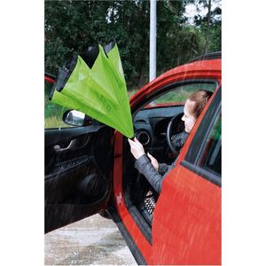 Parapluie publicitaire moderne en pongé vert avec long manche, ouverture manuelle, design droit, idéal comme cadeau d'entreprise - Product Image 1