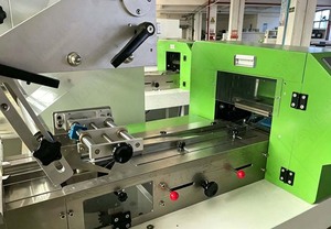 <span class=keywords><strong>Machine</strong></span> d'emballage pour gâteaux compacts, gaufrettes, bâtonnets, <span class=keywords><strong>pain</strong></span> de dattes, pains, aliments, viande, poulet, et sachets coussin - Product Image 6