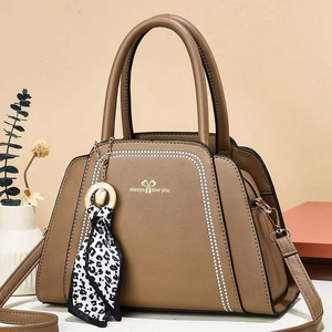 <span class=keywords><strong>2022</strong></span> nueva moda <span class=keywords><strong>de</strong></span> color puro bolso femenino <span class=keywords><strong>de</strong></span> uso diario bolso <span class=keywords><strong>de</strong></span> Señora <span class=keywords><strong>De</strong></span> uso diario y con las mujeres colgantes <span class=keywords><strong>de</strong></span> seda bol - Product Image 6