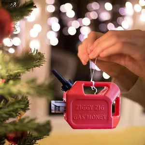 Adorno Decorativo de Navidad Marca LM, Modelo de Lata de Gas Roja Colgante de Plástico con Clip para Dinero - Product Image 3