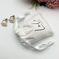 Sac à cordon en velours blanc personnalisé avec logo imprimé, petit sac cadeau pour bijoux, pochette pour bague, boucles d'oreilles, bracelet, emballages, sacs, pochettes