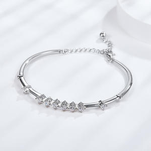 Bracelet en argent sterling avec moissanite, tendance et élégant, pour femme, idéal comme cadeau - Product Image 2