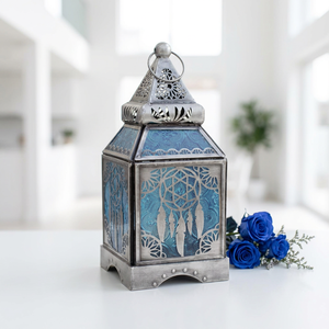Lanterne à bougie marocaine en métal noir antique avec verre coloré pour la décoration de la maison - Product Image 2