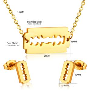Conjunto de Joyería de Diseño Moderno en Acero Inoxidable con Baño de Oro de 18K, Collar con Colgante de Cuchillas de Afeitar y Aretes - Product Image 2