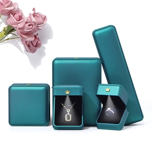 Boîte à bijoux LED colorée personnalisée EVERWIN, boîte d'emballage cadeau pour bague, collier, bracelet, insert en velours, boîte de présentation de bijoux - Product Image 3
