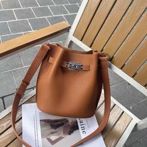 Bolso de Mano Tipo Cubo Impermeable de Cuero Genuino <span class=keywords><strong>GULU</strong></span> con Dos Correas, Nuevo Modelo 2025, 23*22*11cm - Product Image 4