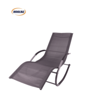 Chaise longue de jardin moderne et relaxante en tube de fer avec coussin d'appui-tête amovible, chaise à bascule incurvée pour patio extérieur